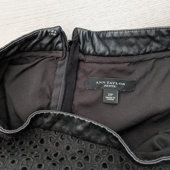 Ann Taylor Black Midi skirt - Picture 3 of 3